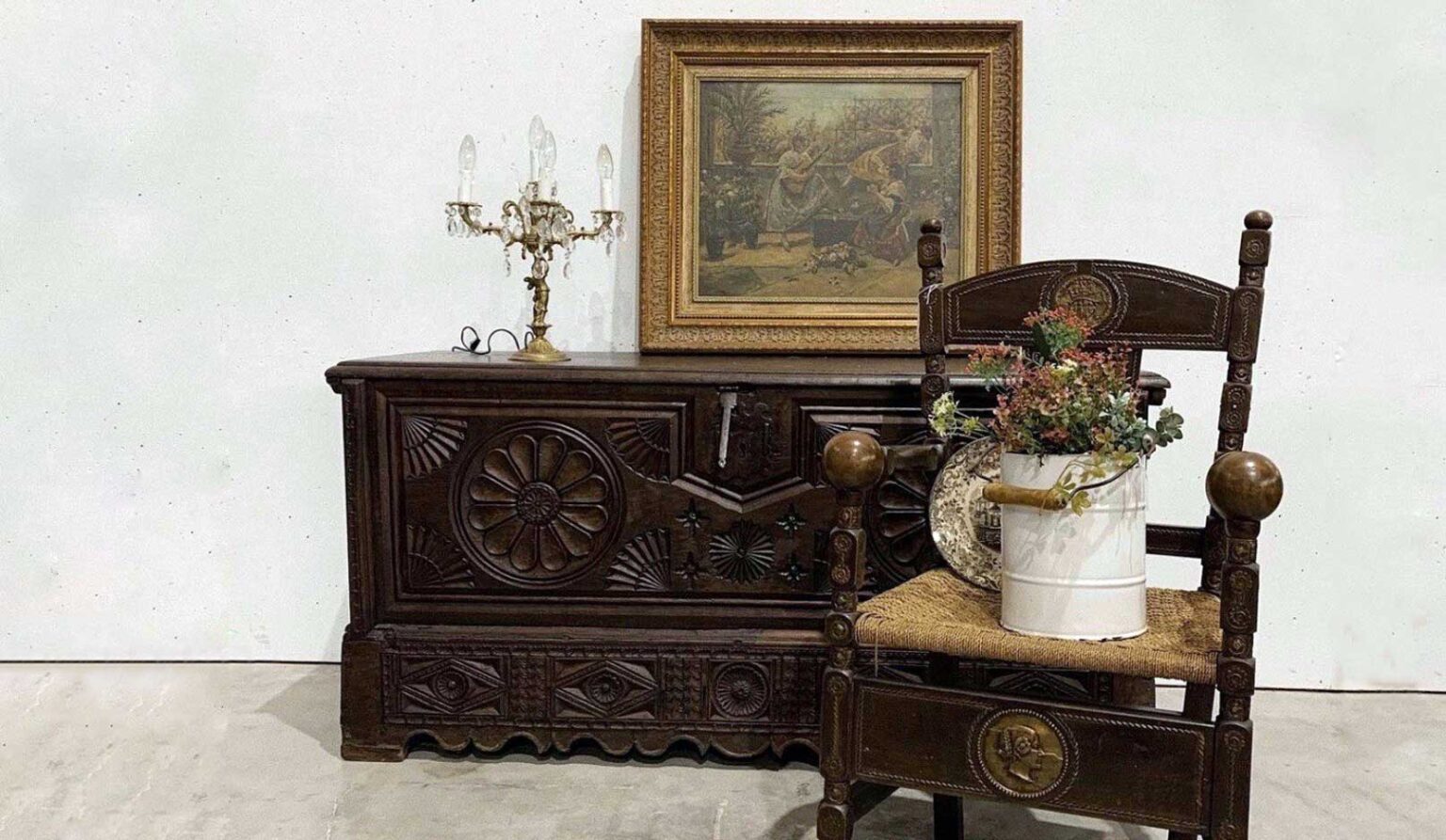 Compra y Venta de Antigüedades en Madrid, alquiler Muebles, Atrezzo